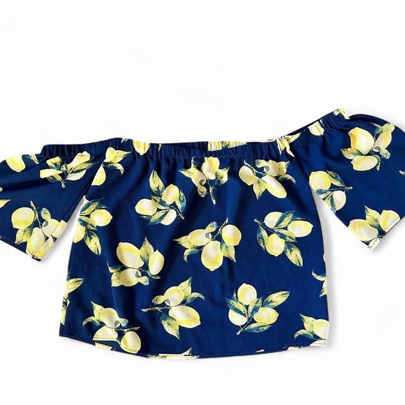Sweet wanderer Short bell sleeves Lemon print crop top in Blue - Picture 7 of 7